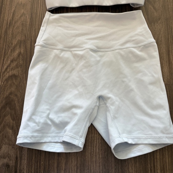 Azur Fit Mathcing Set High Waisted Biker Shorts 5 inch and Sports Bra Light Blue - Picture 7 of 8